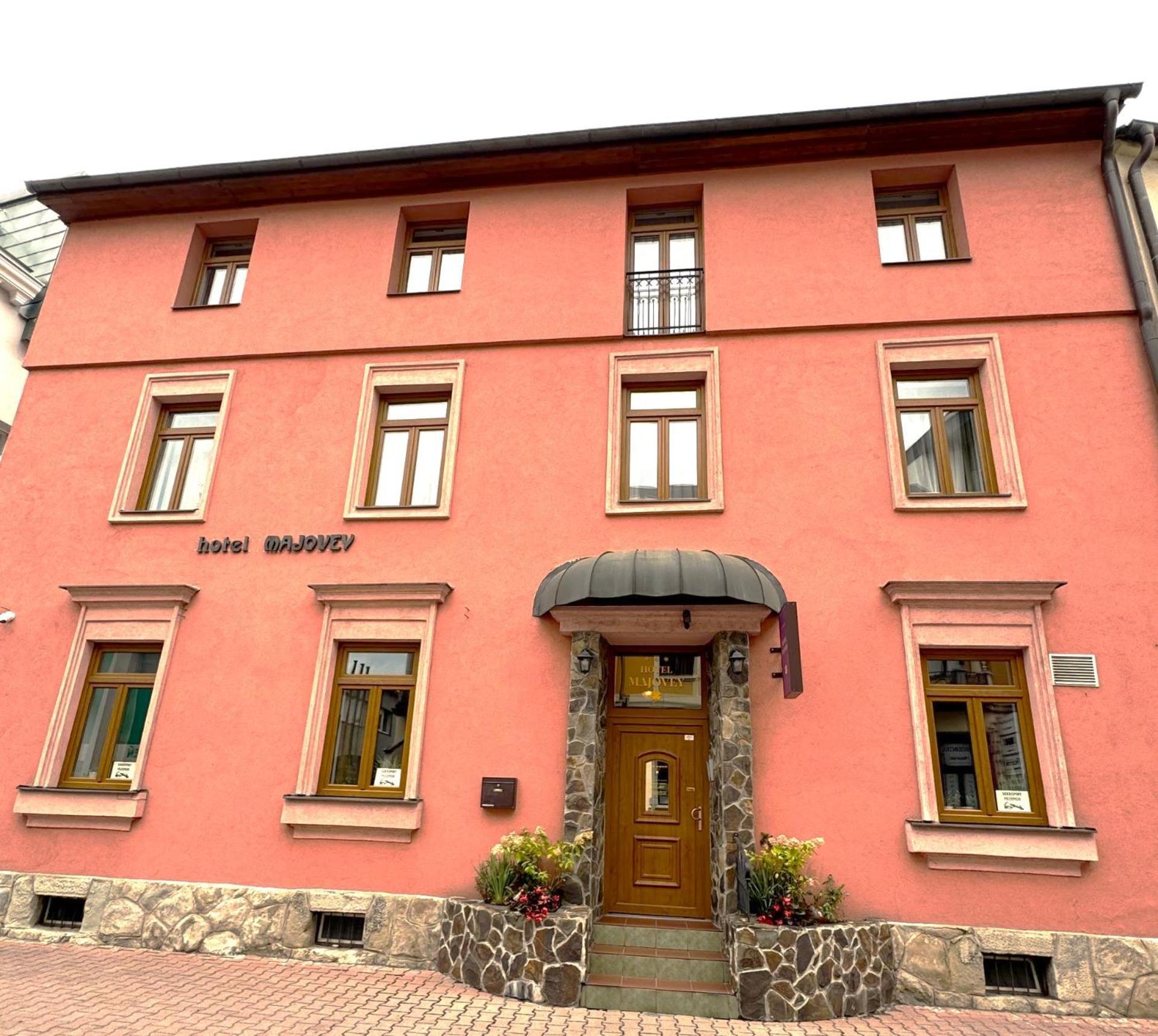 Hotel Majovey Zilina Exterior photo